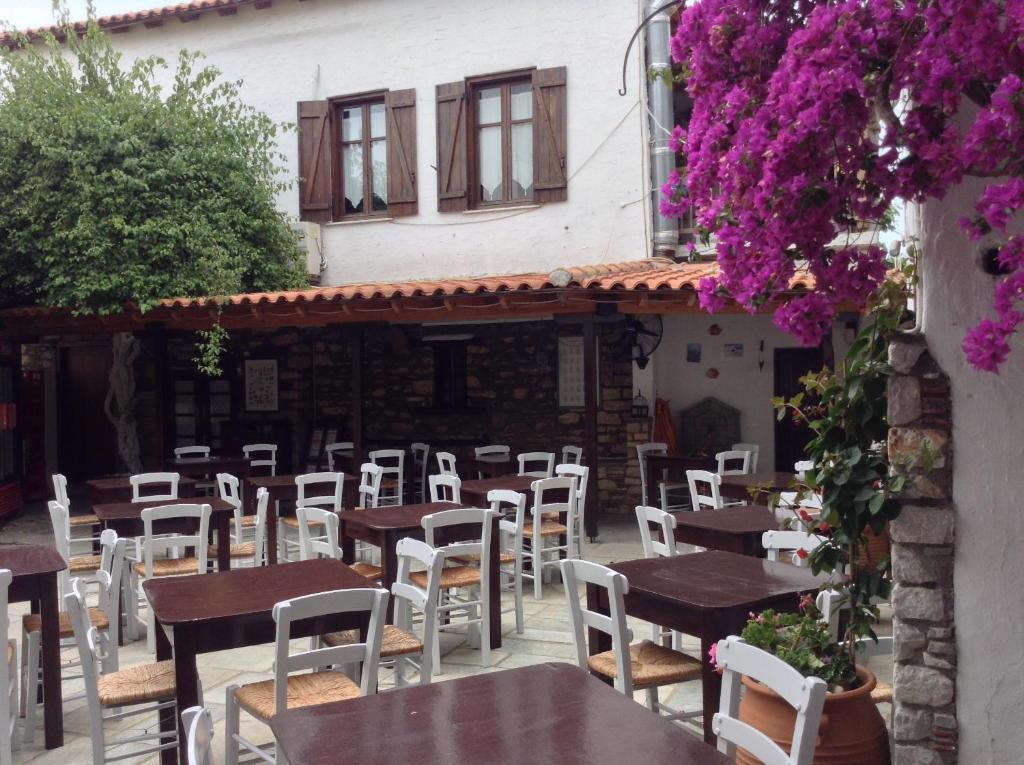 Mouria Hotel Скиатос Экстерьер фото