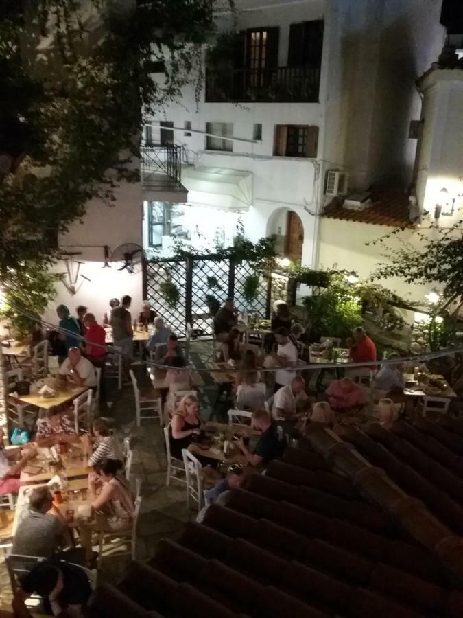Mouria Hotel Скиатос Экстерьер фото